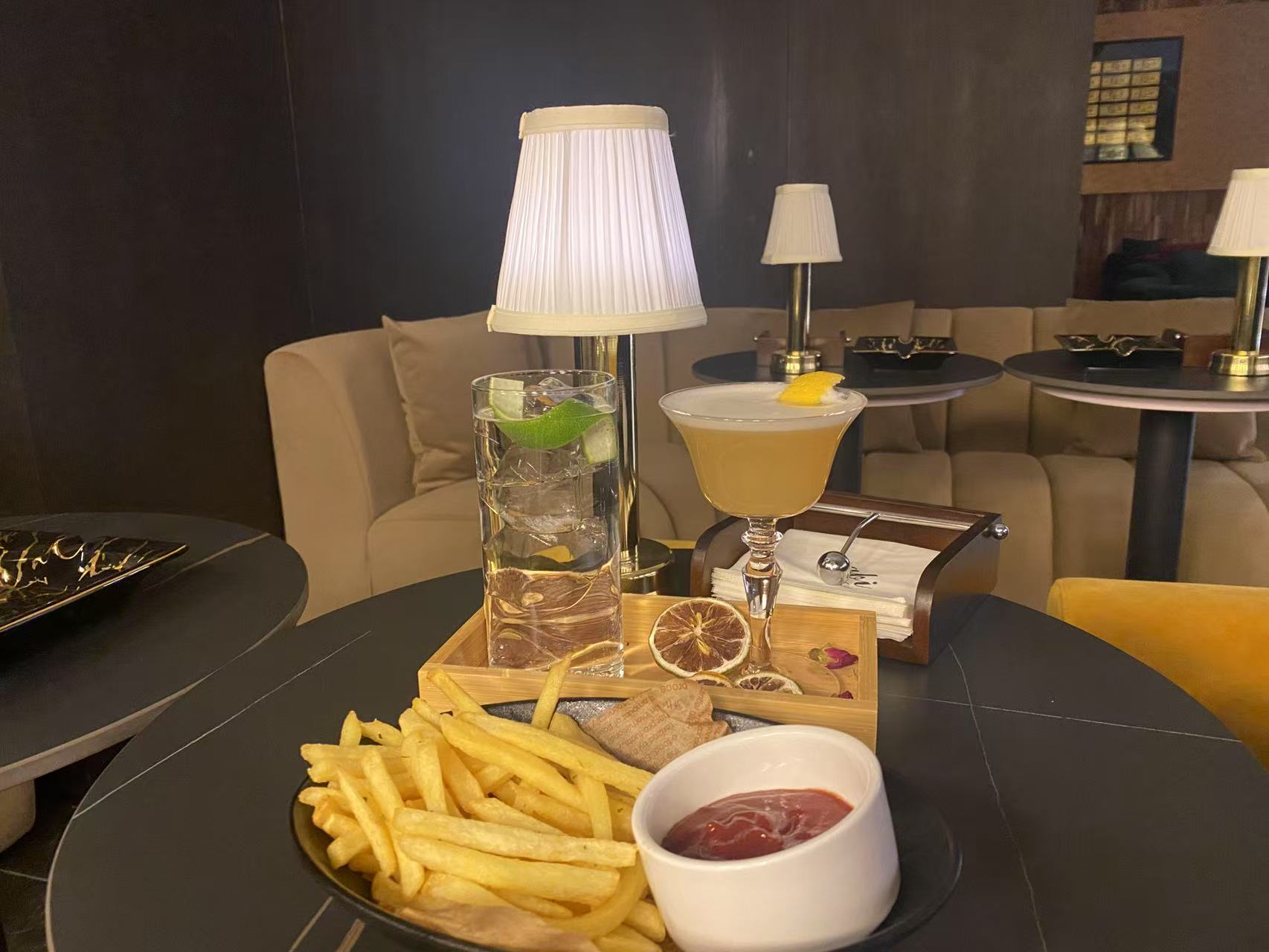 赛里木湖Elaine·颐涞度假酒店·Wabi咖啡厅餐厅图片