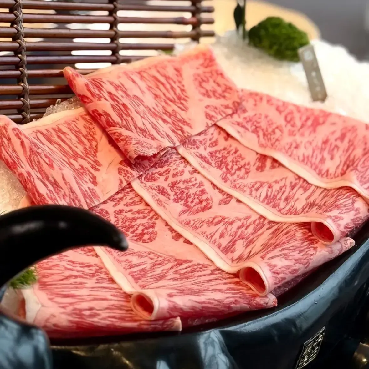 HN黑牛铁板锅物料理