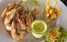 Owinro Beach Hotel & Restaurant餐厅图片