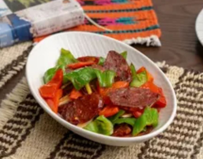 泸沽湖玉鹿庭湖景度假庄园·唯汀悠湖景花园咖啡餐厅图片