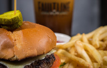 Faultline Brewing Company餐厅图片