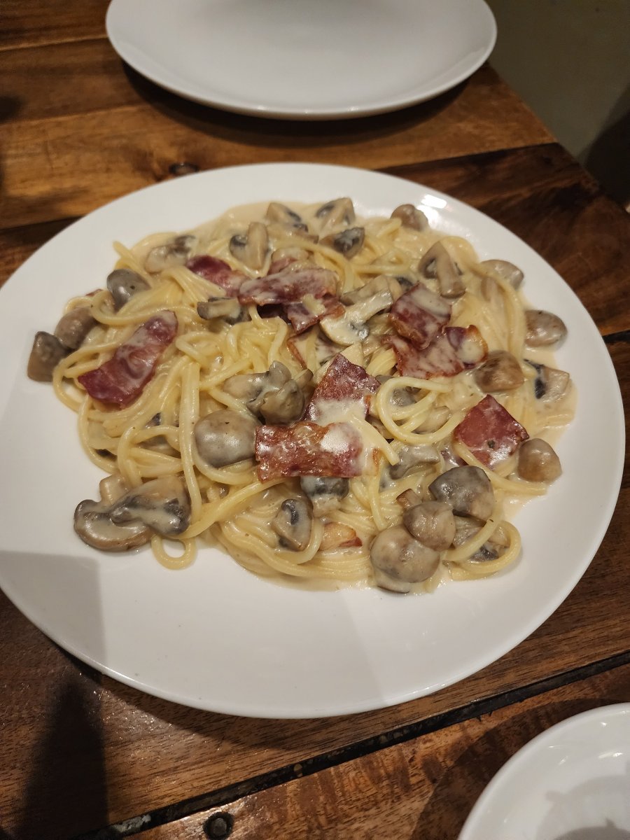 Honey Bee Bakery & Pizzeria