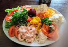 Crown Hotel Restaurant & Bar美食图片