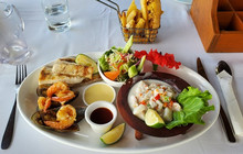 First Landing Resort Restaurant餐厅图片