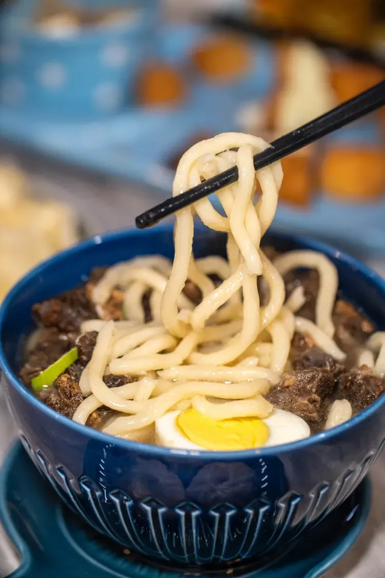 哈日查牛肉面吧(金宇文苑总店)