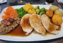 The Spotty Bag Shop & Bridgeview Restaurant美食图片