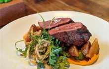 Brickhouse 40 Bar and Grill餐厅图片