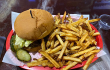 Circus Sports Bar and Grill餐厅图片