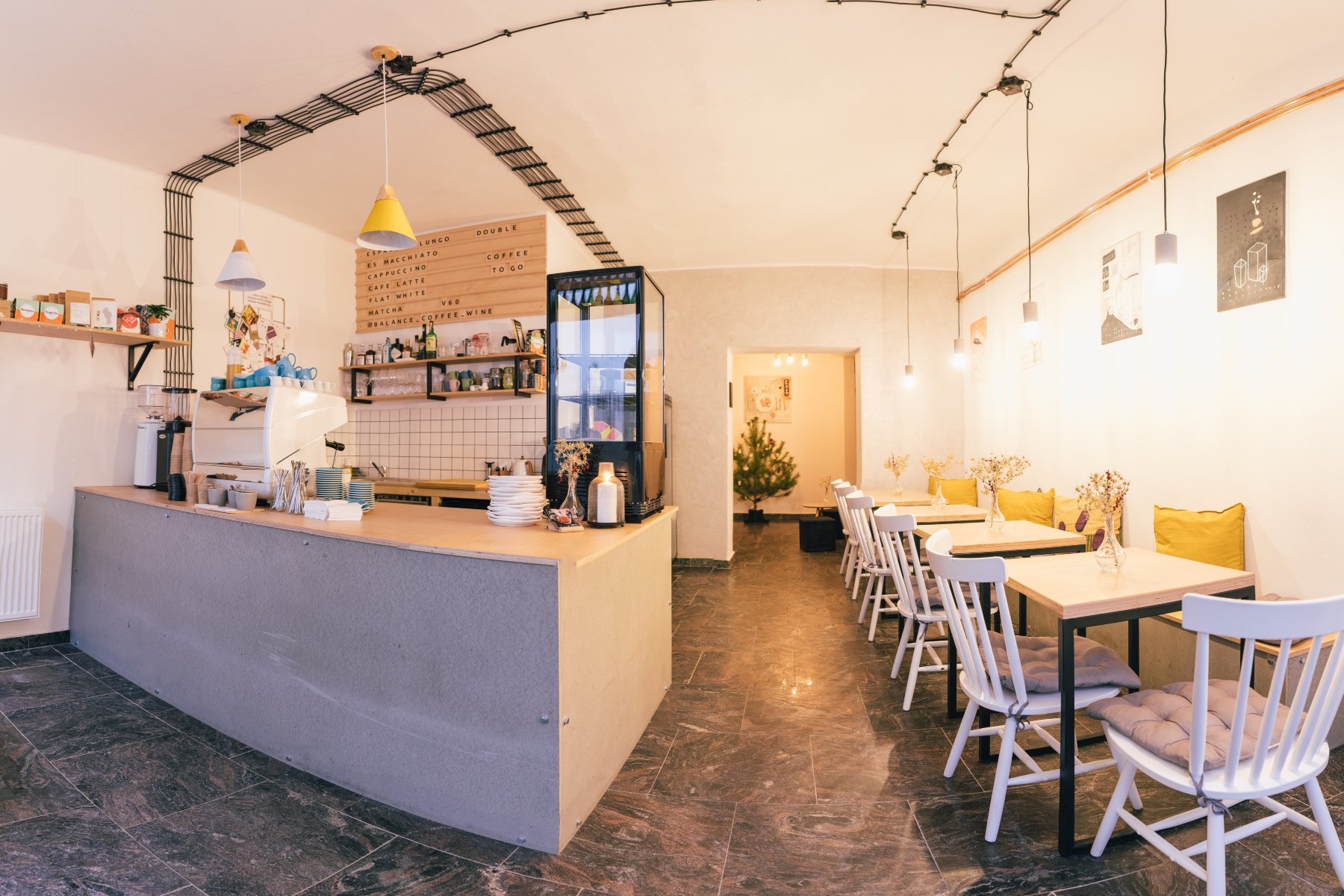 Balance coffee & wine