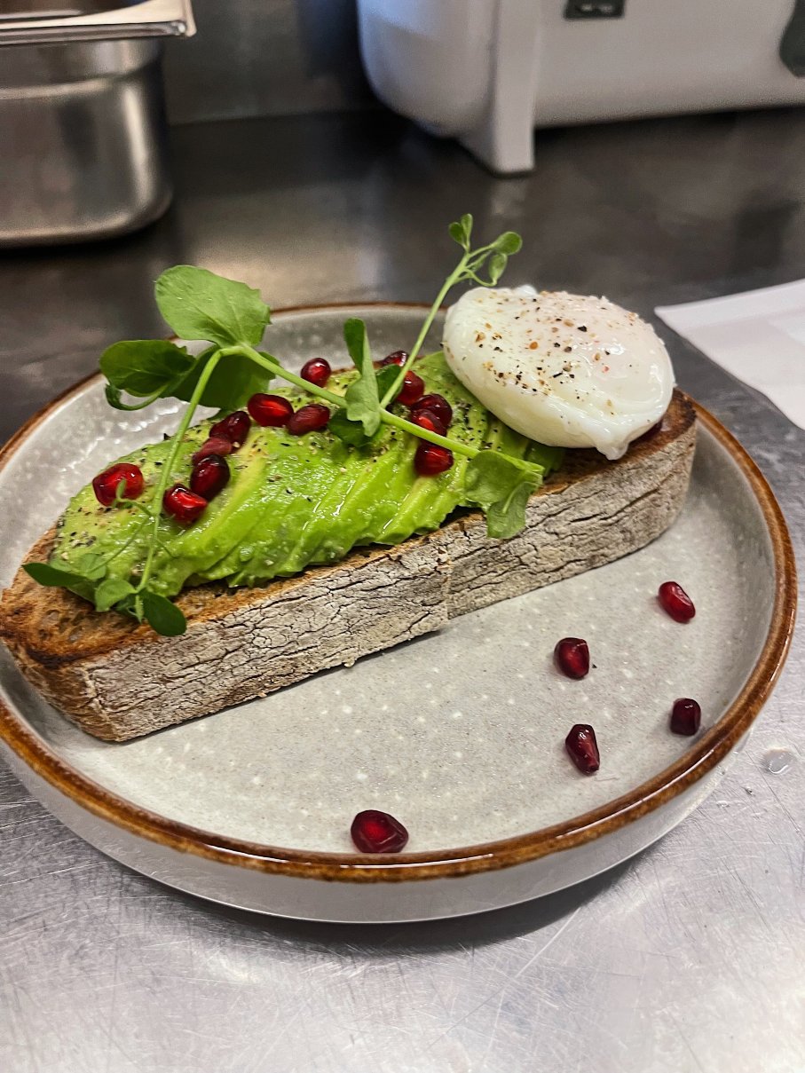 Benedict Cafe
