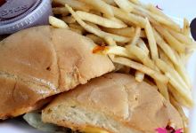 Charlies At The Fish Fry美食图片