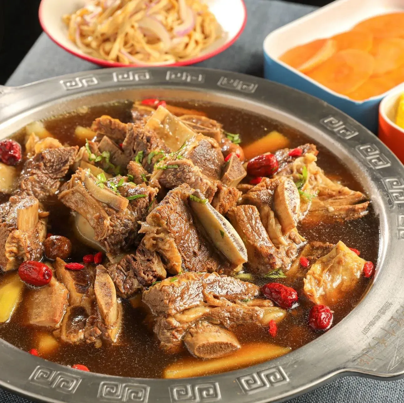 周阿宝牛骨火锅(总店)