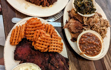 Wholly Smokin' BBQ and Ribs餐厅图片