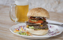 W Burger & Steakhouse餐厅图片
