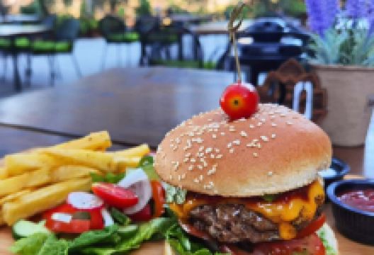 Sto Mouseio Beer Garden美食图片