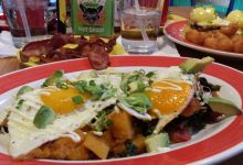 Blue-Eyed Crab Grille And Raw Bar美食图片