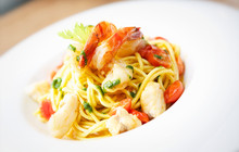 BLU Restaurant & Lounge餐厅图片