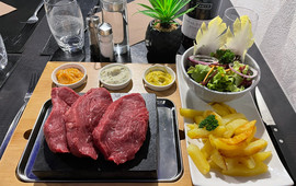 Restaurant Bar Mise en Scene