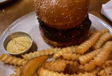 Safari Burger & Grill美食图片