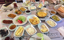 Eskitoglu Alabalik Ciftligi餐厅图片