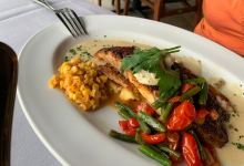 Mitchell's Ocean Club美食图片