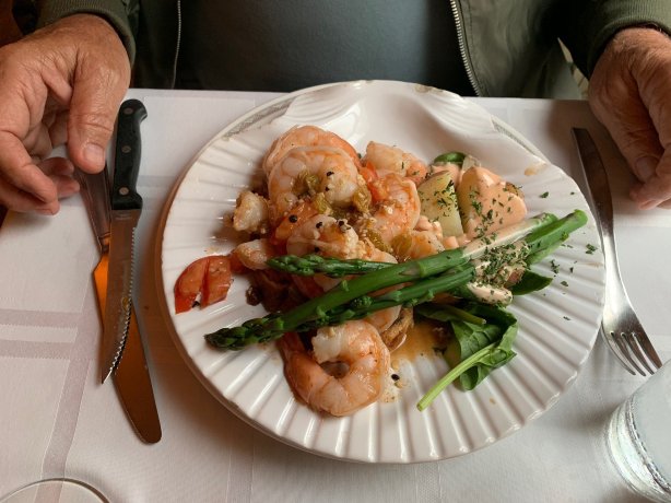 LaBinnah Bistro