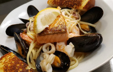 The Wheel & Anchor Restaurant & Bar餐厅图片
