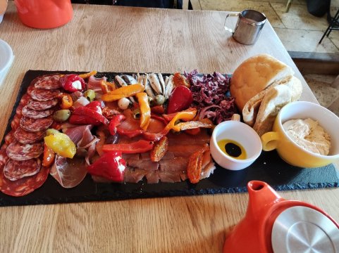 Barkers Cafe Bar餐厅图片