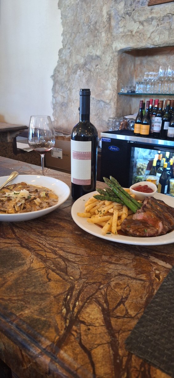 Esca Restaurant & Wine Bar