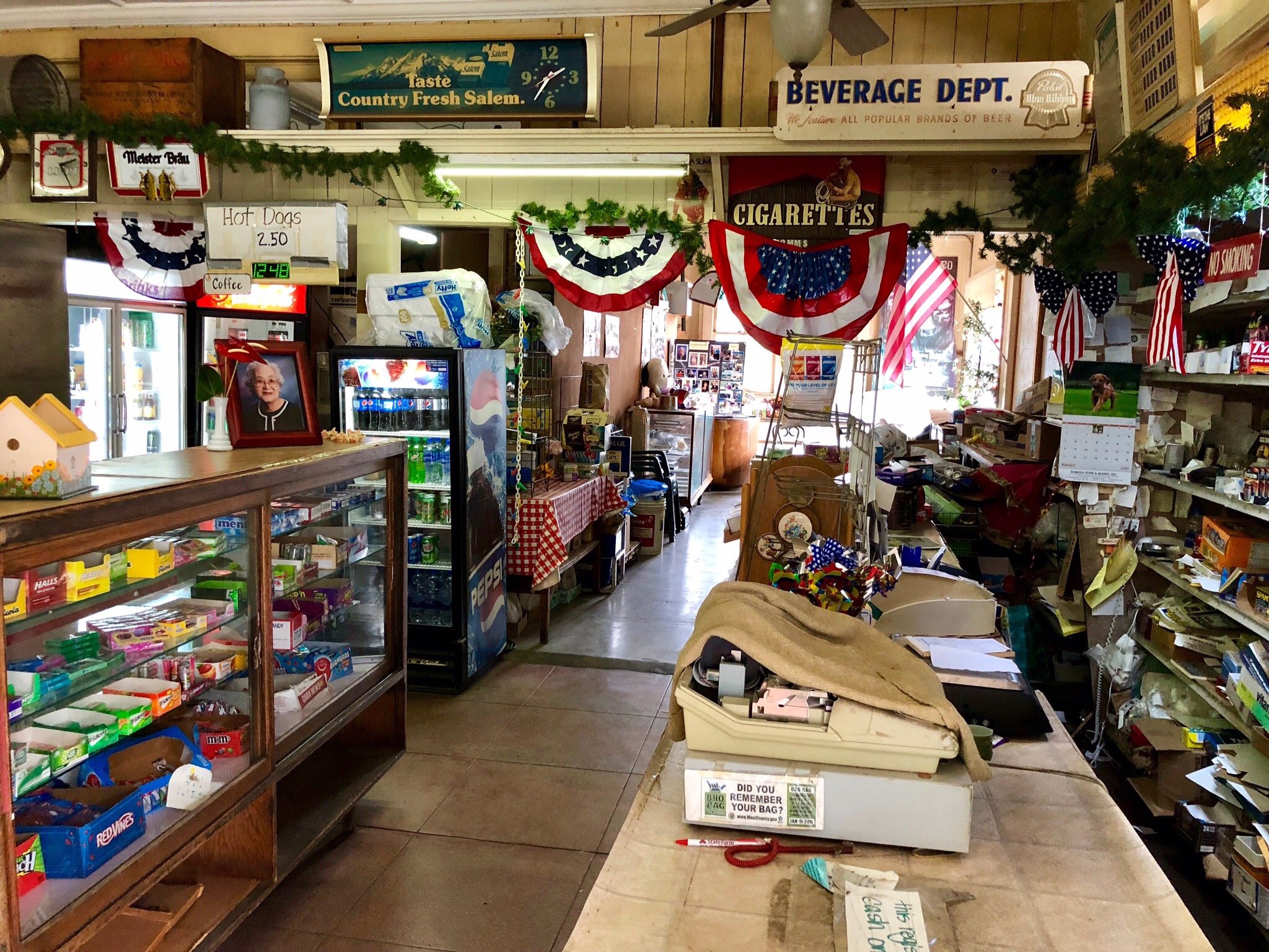 Komoda Store and Bakery