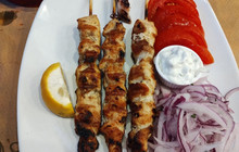 Under The Pine Tree, gyros -souvlaki餐厅图片