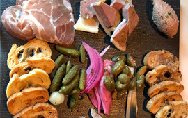 L'Albatros Brasserie + Bar