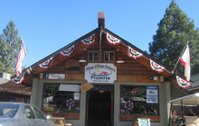 Pines Village Bakery餐厅图片