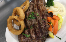 Bachi's Restaurant Bar and Grill餐厅图片