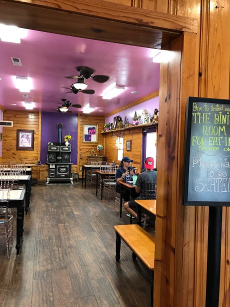 Bobkat's Purple Pie Place餐厅图片