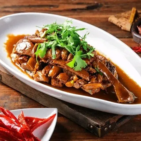 草林正宗斋公鸭美食图片