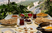 Teras Picnic Breakfast and City View餐厅图片