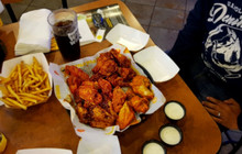 Buffalo Wild Wings餐厅图片