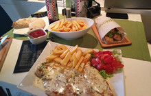 Coffee & Fast food Yummmi餐厅图片