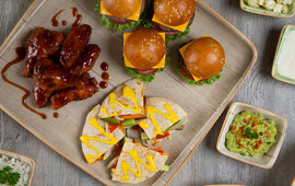 La Plaza Bar & Grill