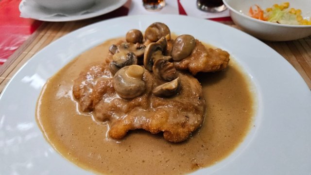 PINGSDORFER - Hof Restaurant und Biergarten
