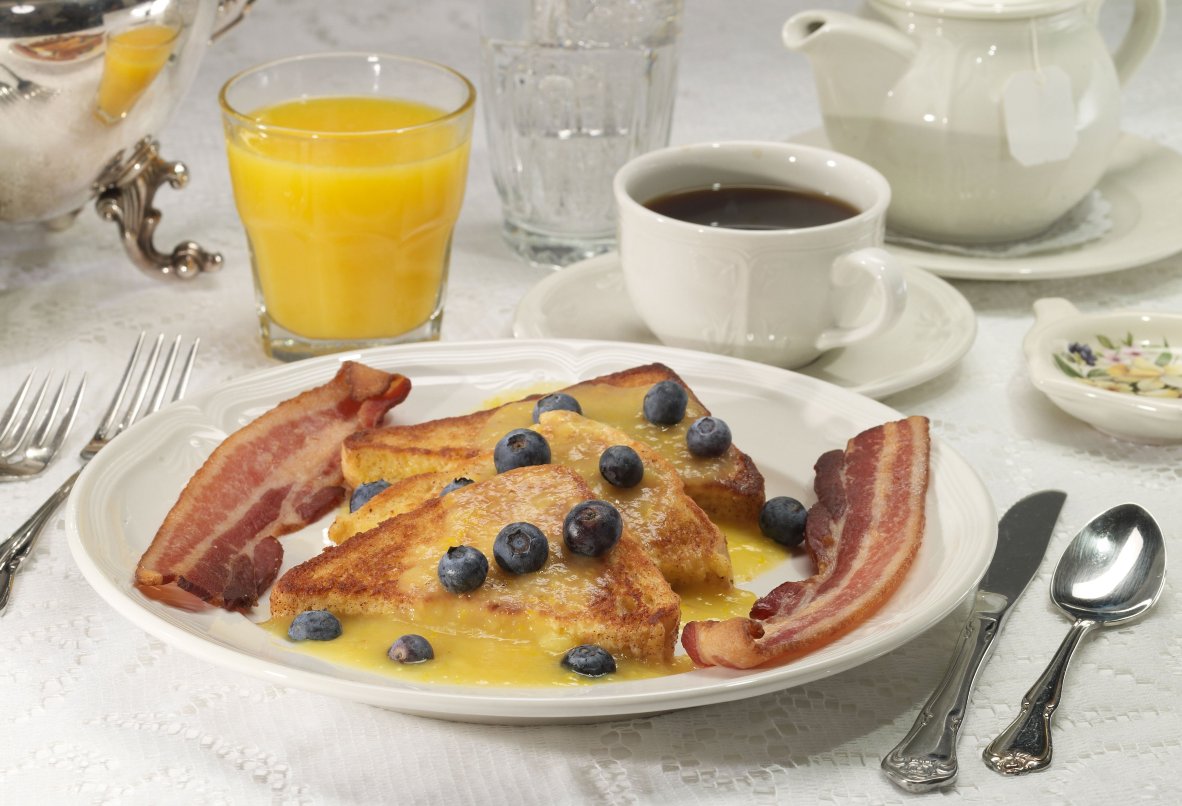 Dining at the Nagle Warren Mansion Bed and Breakfast