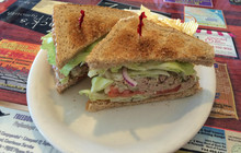 Zack's Of Plymouth餐厅图片