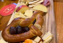 Waterfront Wine and Gourmet美食图片