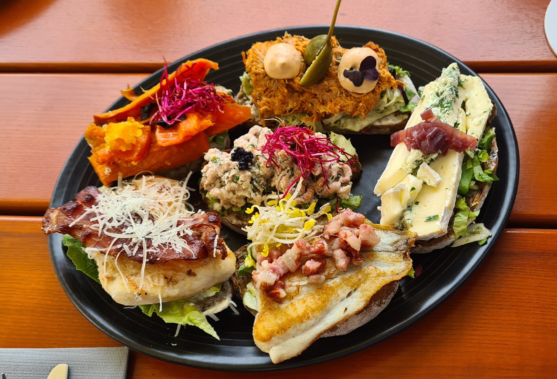 LAGOM Restaurant & Bar