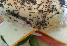 Lighthouse Bagels and Deli美食图片