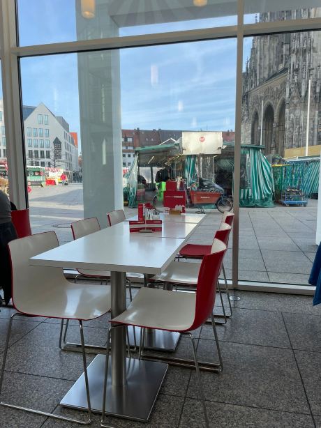 Cafe-Restaurant im Stadthaus