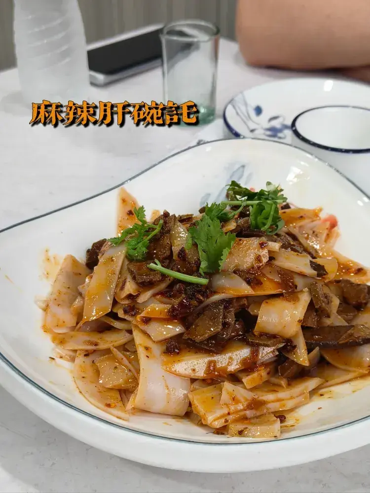 蘑菇炖土鸡饭店美食图片