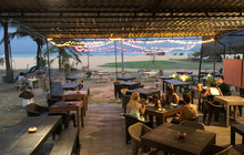 Blue Wave Beach Resort & Restaurant餐厅图片