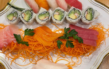 Koi Sushi Bar and Asian Cuisine餐厅图片